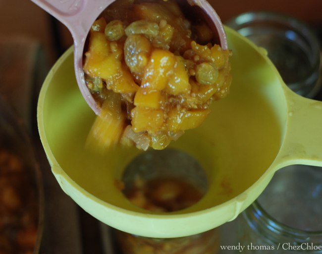 Canning peach chutney